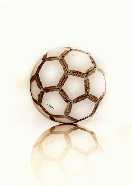 Photograph Luka Simunjak Ball on One Eyeland